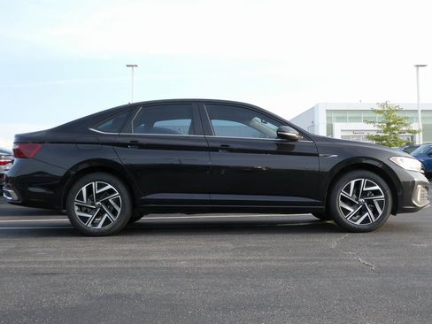 Used 2024 Volkswagen Jetta SEL image 2