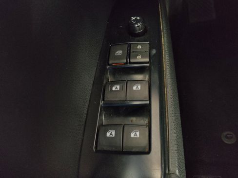 Used 2018 Toyota Camry SE image 27