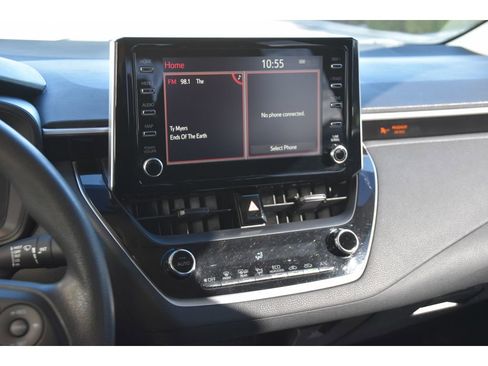 Used 2020 Toyota Corolla LE image 19