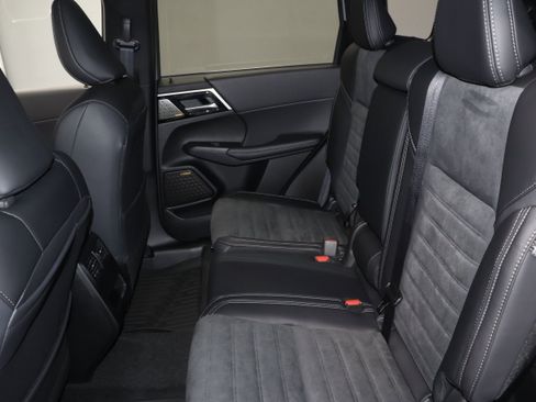 New 2026 Mitsubishi Outlander SE image 15