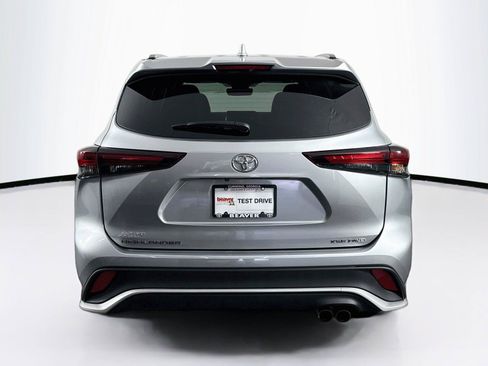 Certified 2025 Toyota Highlander XSE AWD/4WD image 12