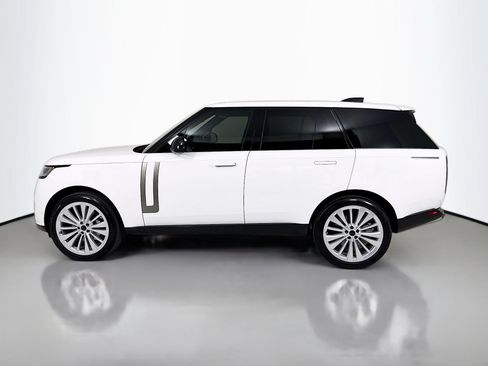 Used 2025 Land Rover Range Rover SE AWD/4WD image 4