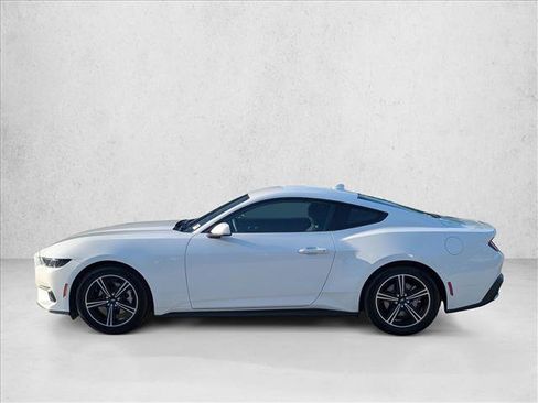 Used 2025 Ford Mustang Coupe RWD image 9