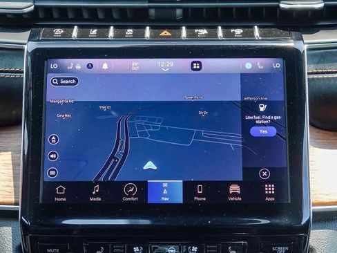 Certified 2021 Jeep Grand Cherokee L Summit w/ Luxury Tech Group V image 11