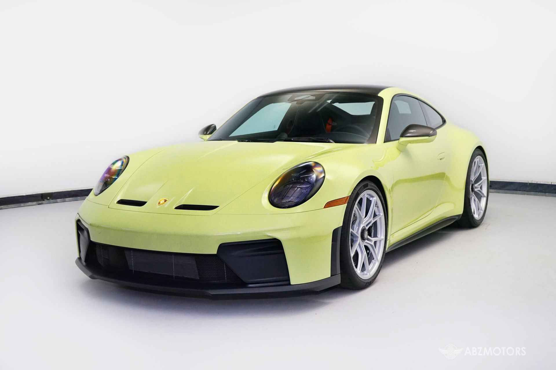 Used 2026 Porsche 911 GT3 RWD image 2