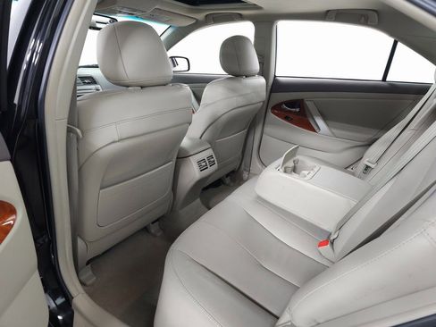 Used 2011 Toyota Camry XLE image 25