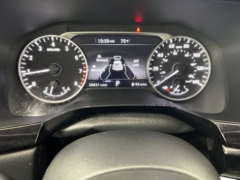 Used 2025 Nissan Pathfinder SV AWD/4WD image 17