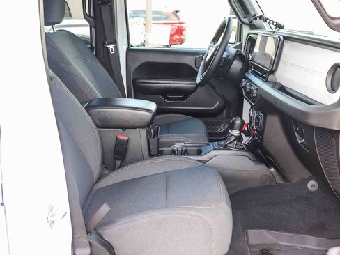 Used 2024 Jeep Wrangler Unlimited AWD/4WD image 20
