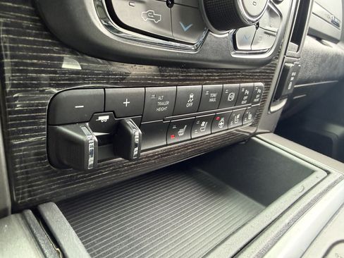 Used 2018 RAM 2500 Limited image 47