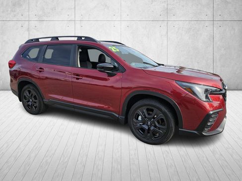 Used 2025 Subaru Ascent Onyx Edition image 1