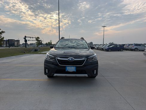 Used 2021 Subaru Outback Limited AWD/4WD image 3