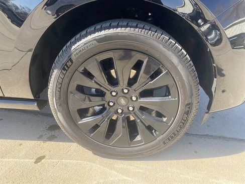 Used 2025 Ford Expedition Platinum w/ Stealth Appearance Package image 5