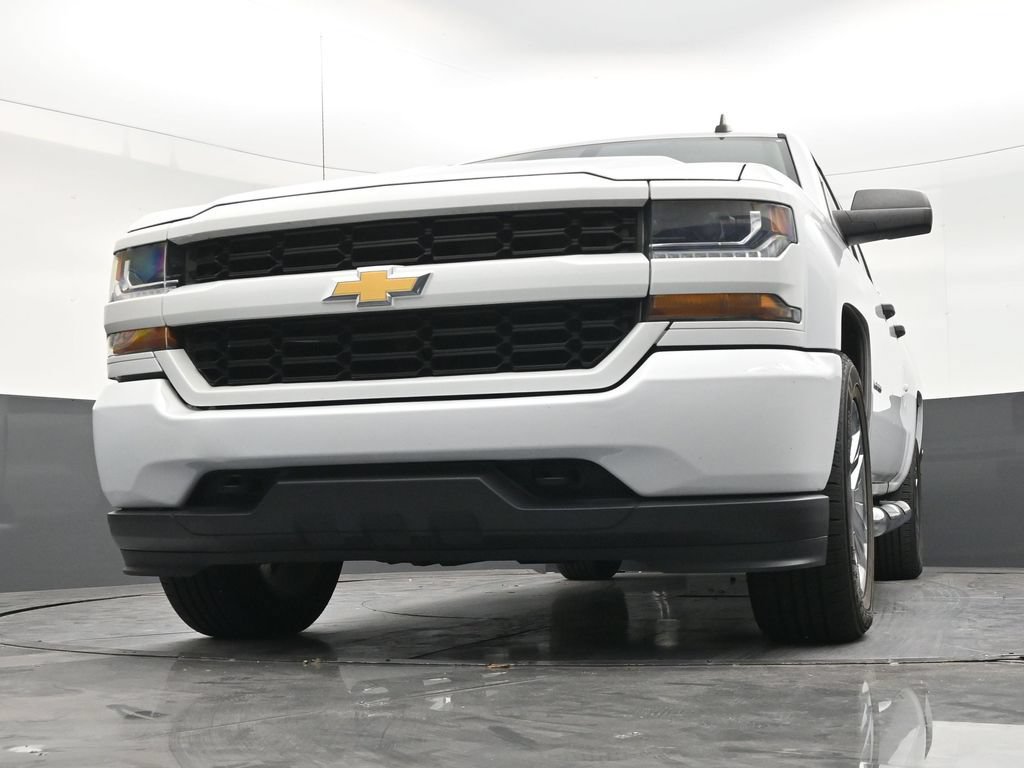 Used 2018 Chevrolet Silverado 1500 Custom w/ Custom Value Package RWD image 26