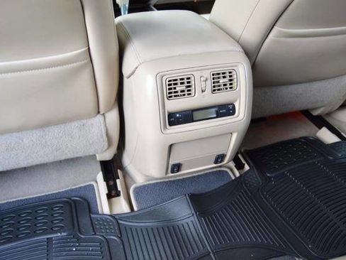 Used 2014 Nissan Pathfinder SL w/ SL Tech Package image 32