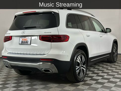 Used 2026 Mercedes-Benz GLB 250 4MATIC image 4