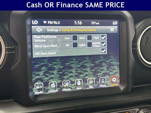 Used 2020 Jeep Wrangler Unlimited Sahara AWD/4WD image 24