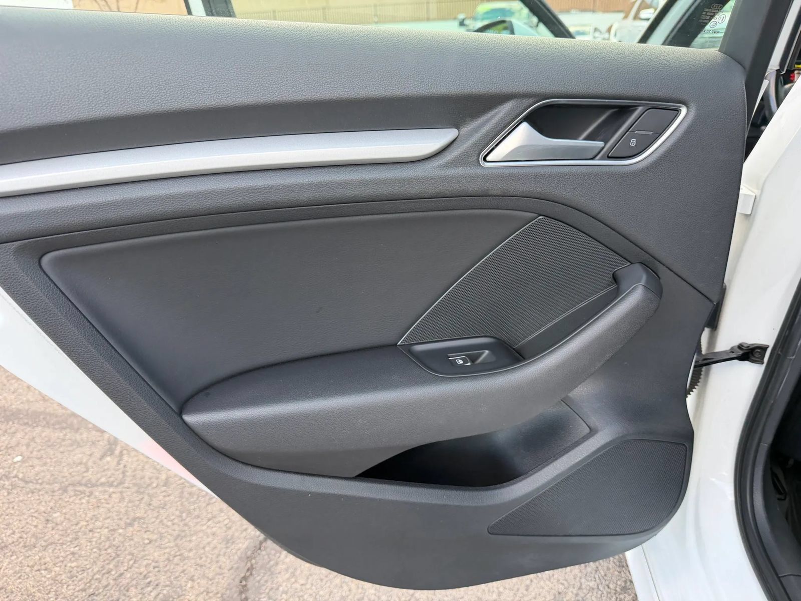 Used 2017 Audi A3 e-tron Premium FWD image 16
