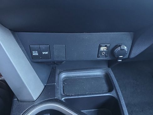 Used 2017 Toyota RAV4 LE image 26