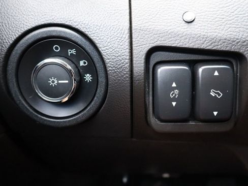 Used 2010 Ford Taurus Limited image 29