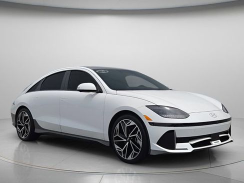 Certified 2024 Hyundai Ioniq 6 Limited RWD image 8