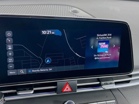 New 2025 Hyundai Elantra SEL FWD image 9