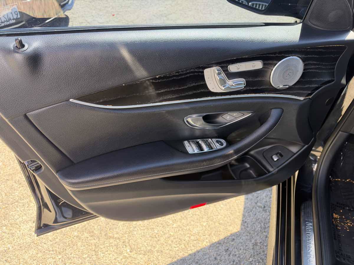 Used 2018 Mercedes-Benz E 300 image 9