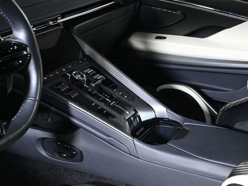 Used 2024 Aston Martin DB12 Coupe RWD image 14