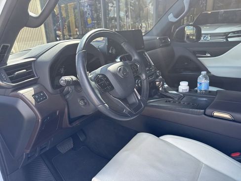 Used 2022 Lexus LX 600 4WD w/ Appearance Package image 20