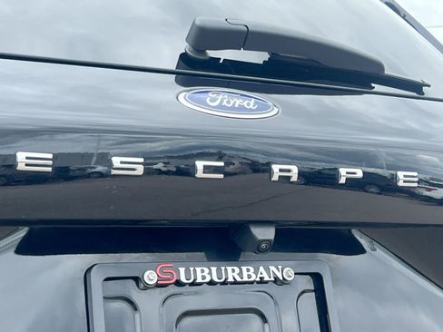 Used 2023 Ford Escape Platinum w/ Premium Technology Package AWD/4WD image 12