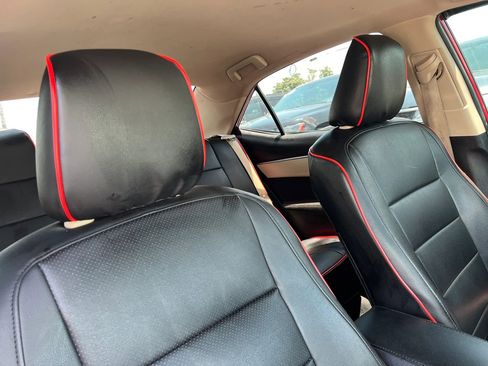 Used 2014 Toyota Corolla LE FWD image 19