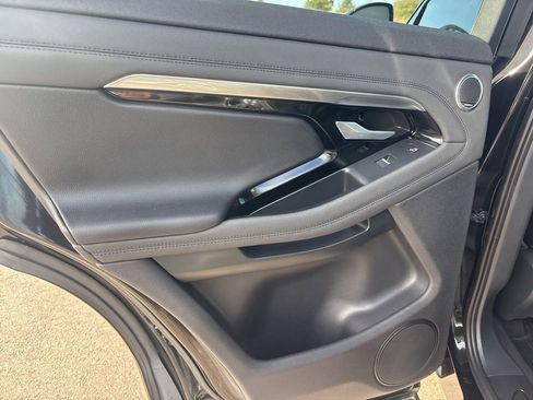 Used 2020 Land Rover Range Rover Evoque SE image 12
