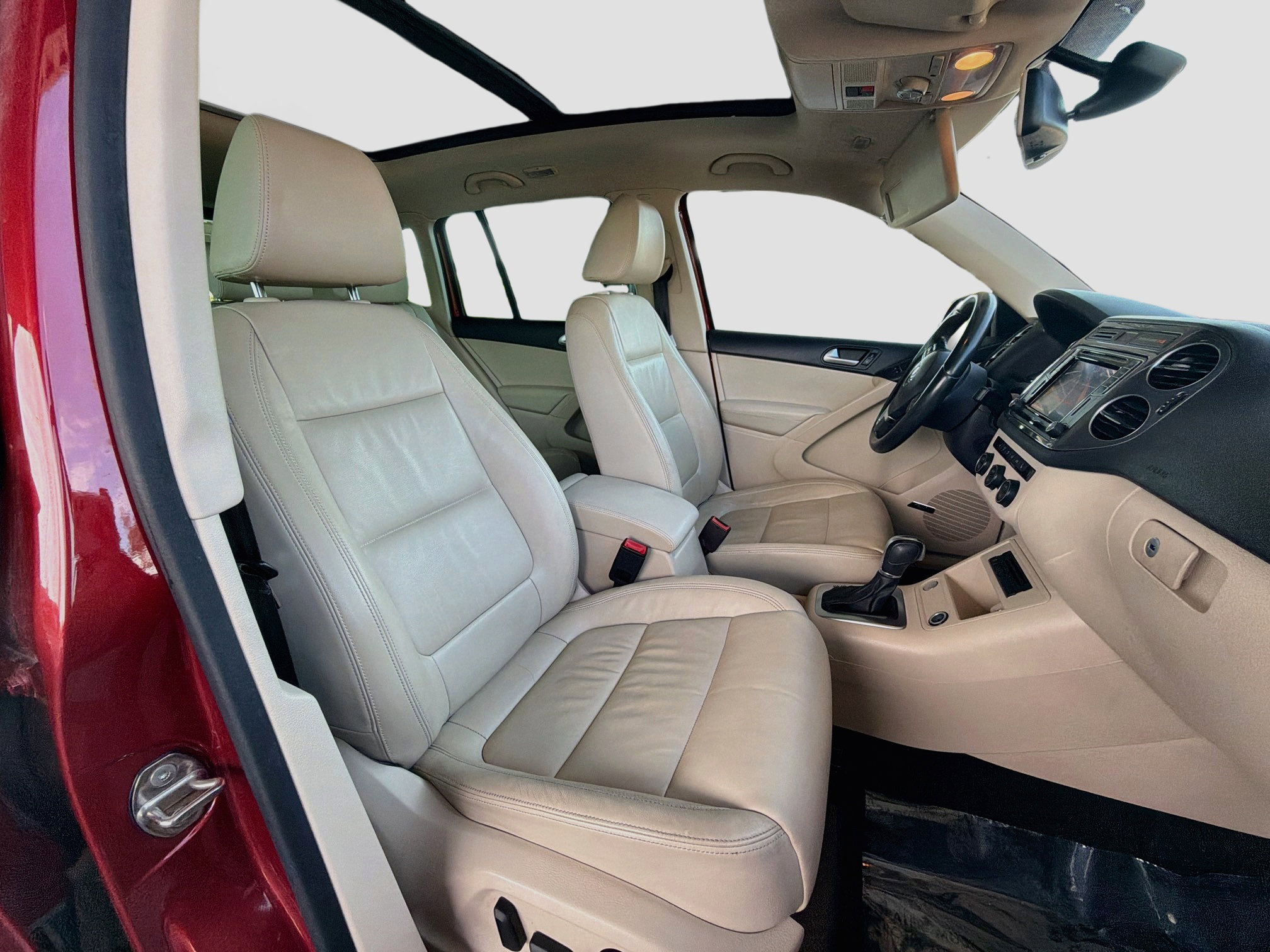 Used 2016 Volkswagen Tiguan SEL AWD/4WD image 30