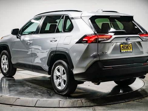 Certified 2019 Toyota RAV4 LE image 3