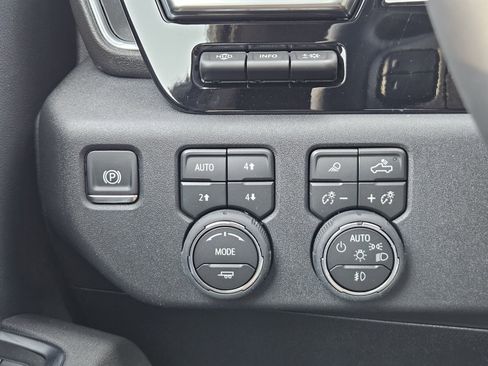 New 2026 Chevrolet Silverado 3500 High Country w/ Technology Package AWD/4WD image 22