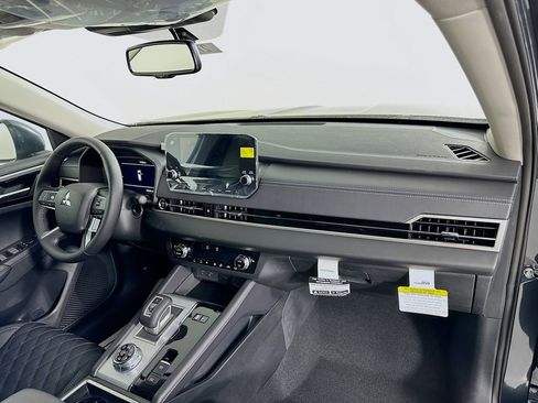 Used 2024 Mitsubishi Outlander SEL image 35