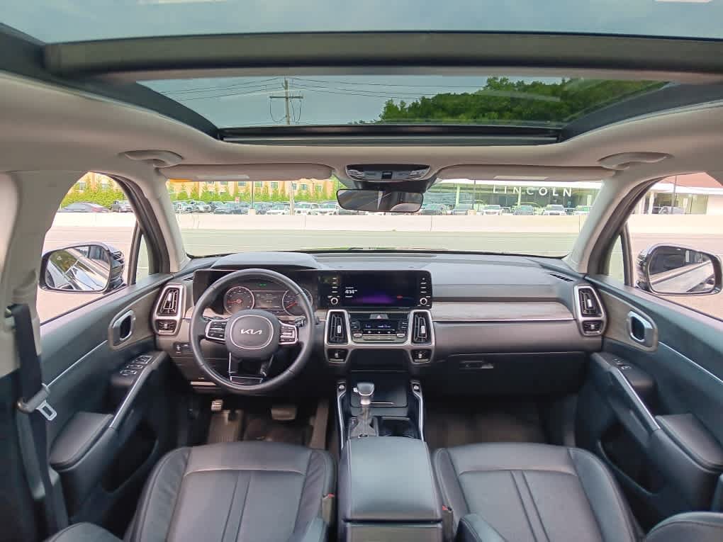 Used 2022 Kia Sorento S w/ Panoramic Sunroof Package AWD/4WD image 18