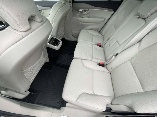Certified 2024 Volvo XC90 B5 Plus AWD/4WD image 12