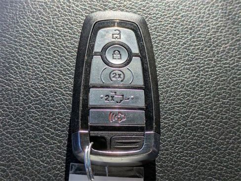 Used 2022 Ford F250 Lariat w/ Black Appearance Package image 30