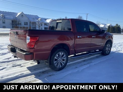 Used 2017 Nissan Titan SL image 5