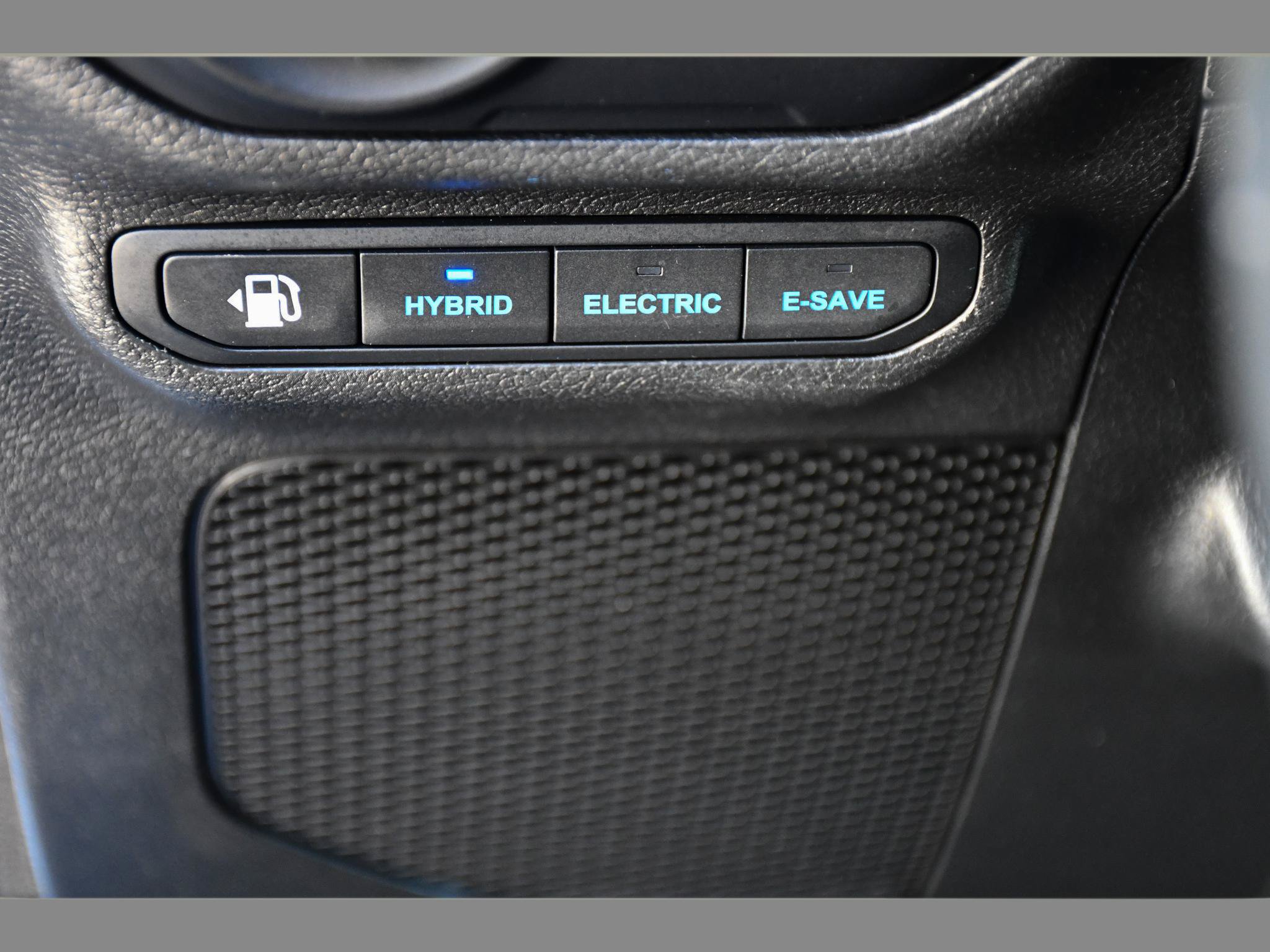 Used 2022 Jeep Wrangler Unlimited Sahara AWD/4WD image 33