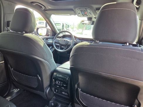 Used 2025 Jeep Grand Cherokee L Laredo w/ Luxury Tech Group I RWD image 16