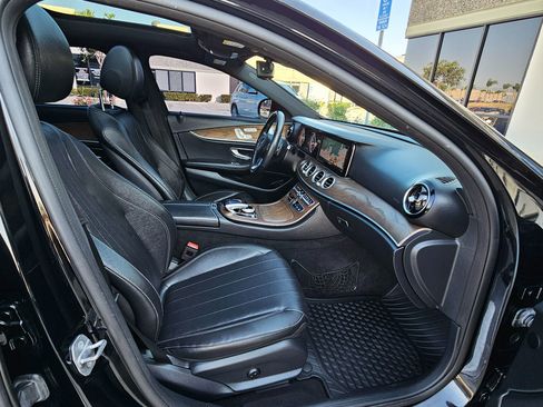 Used 2018 Mercedes-Benz E 300 4MATIC image 31