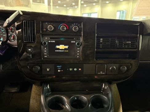 Used 2017 Chevrolet Express 2500 image 18