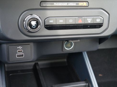 New 2025 Ford Maverick XL w/ Equipment Group 101A image 13