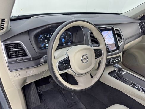Used 2020 Volvo XC90 T6 Momentum image 13