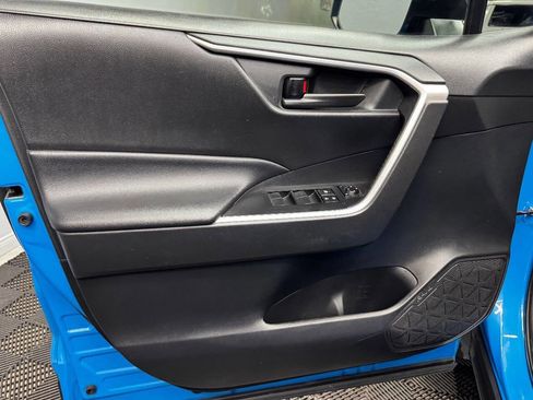 Used 2020 Toyota RAV4 LE image 38
