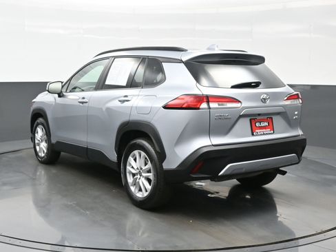 Used 2024 Toyota Corolla Cross LE image 4