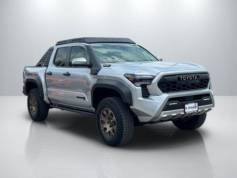 Used 2024 Toyota Tacoma 4x4 Double Cab Hybrid image 3