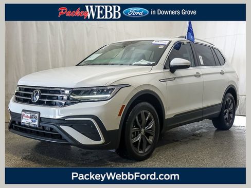 Used 2022 Volkswagen Tiguan SE AWD/4WD image 1