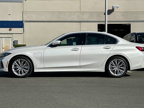Used 2024 BMW 330e w/ Premium Package RWD image 7